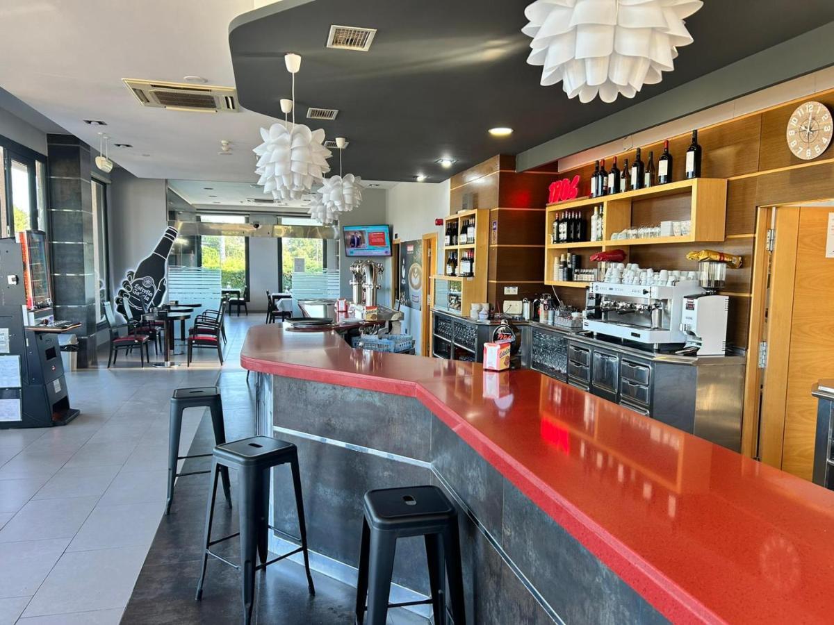 Hostal Restaurante Aqua Ourense Extérieur photo