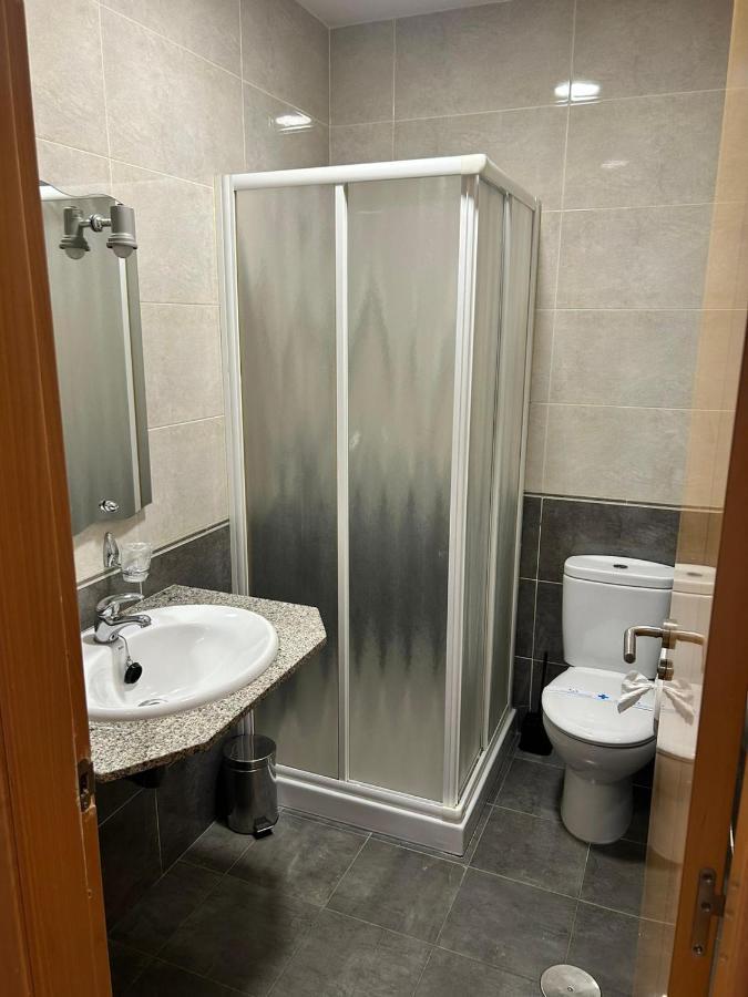 Hostal Restaurante Aqua Ourense Extérieur photo