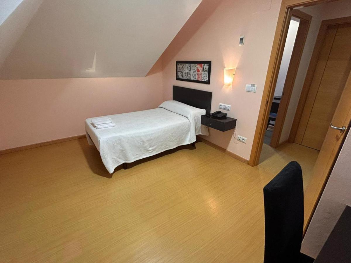 Hostal Restaurante Aqua Ourense Extérieur photo